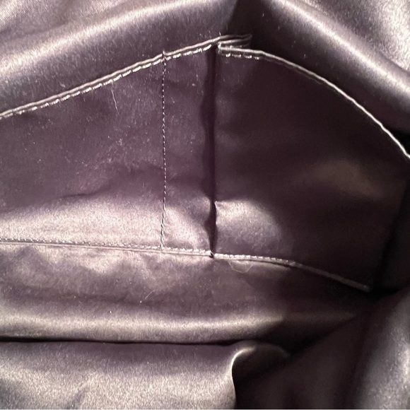 Coach Black Leather Shoulder Bag with Turnlock Closure - Picture 13 of 14